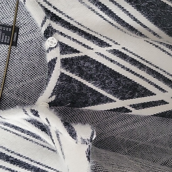 Frank Lyman Design 12 tunic style - Picture 3 of 4